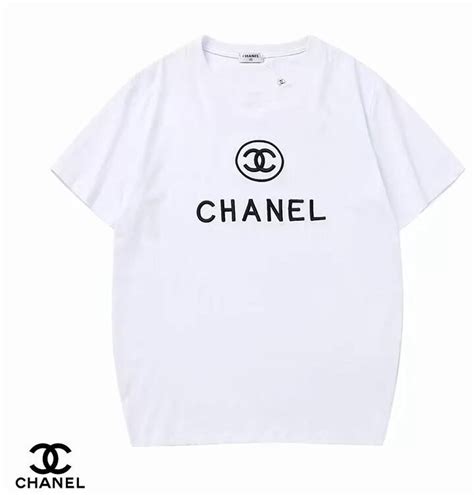 maglia chanel con astronauta costo|Magliette da donna CHANEL .